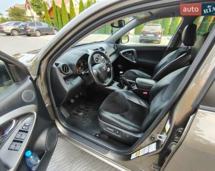 Коричневый Тойота РАВ 4, объемом двигателя 2.2 л и пробегом 225 тыс. км за 11800 $, фото 25 на Automoto.ua