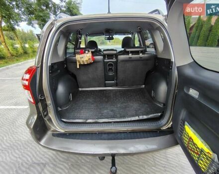 Коричневый Тойота РАВ 4, объемом двигателя 2.2 л и пробегом 225 тыс. км за 11950 $, фото 9 на Automoto.ua