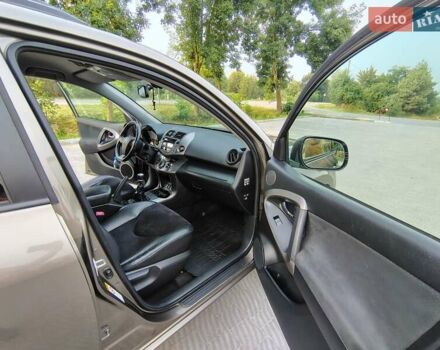 Коричневый Тойота РАВ 4, объемом двигателя 2.2 л и пробегом 225 тыс. км за 11800 $, фото 23 на Automoto.ua