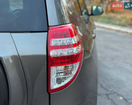 Коричневый Тойота РАВ 4, объемом двигателя 2 л и пробегом 67 тыс. км за 14800 $, фото 47 на Automoto.ua