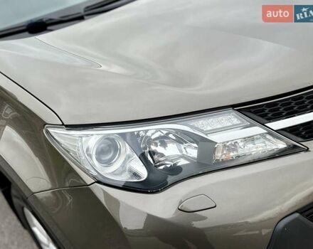 Тойота РАВ 4 2013 у Києві на Automoto.ua Коричневий Тойота РАВ 4, об'ємом двигуна 2.5 л та пробігом 137 тис. км за 17800 $, фото 16 на Automoto.ua