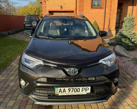 Тойота РАВ 4 2016 в Киеве на Automoto.ua Коричневый Тойота РАВ 4, объемом двигателя 2.23 л и пробегом 133 тыс. км за 21000 $, фото 1 на Automoto.ua