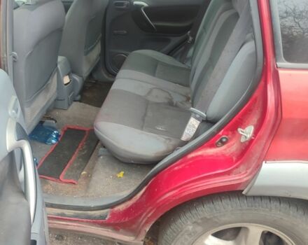 Красный Тойота РАВ 4, объемом двигателя 2 л и пробегом 370 тыс. км за 3500 $, фото 3 на Automoto.ua