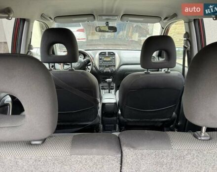 Красный Тойота РАВ 4, объемом двигателя 2 л и пробегом 192 тыс. км за 8100 $, фото 4 на Automoto.ua