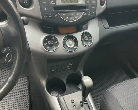 Червоний Тойота РАВ 4, об'ємом двигуна 2 л та пробігом 195 тис. км за 8999 $, фото 11 на Automoto.ua