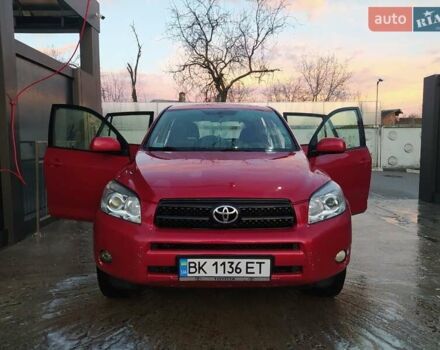 Красный Тойота РАВ 4, объемом двигателя 2.2 л и пробегом 326 тыс. км за 9500 $, фото 3 на Automoto.ua