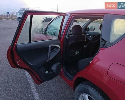 Красный Тойота РАВ 4, объемом двигателя 2.2 л и пробегом 326 тыс. км за 9500 $, фото 24 на Automoto.ua