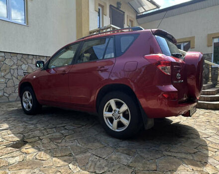Красный Тойота РАВ 4, объемом двигателя 2 л и пробегом 98 тыс. км за 10700 $, фото 2 на Automoto.ua
