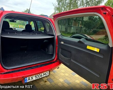 Червоний Тойота РАВ 4, об'ємом двигуна 2 л та пробігом 200 тис. км за 7500 $, фото 4 на Automoto.ua