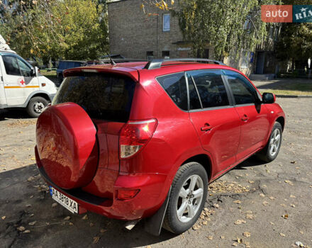 Красный Тойота РАВ 4, объемом двигателя 2 л и пробегом 168 тыс. км за 10500 $, фото 3 на Automoto.ua