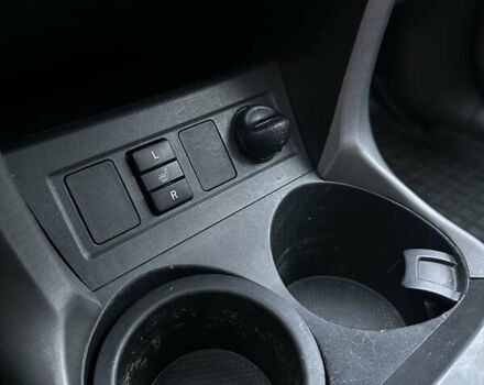 Красный Тойота РАВ 4, объемом двигателя 2.4 л и пробегом 336 тыс. км за 10300 $, фото 31 на Automoto.ua