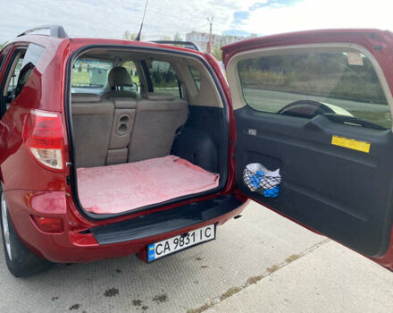 Красный Тойота РАВ 4, объемом двигателя 2 л и пробегом 244 тыс. км за 9500 $, фото 21 на Automoto.ua