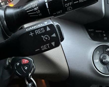 Красный Тойота РАВ 4, объемом двигателя 2.4 л и пробегом 336 тыс. км за 10300 $, фото 26 на Automoto.ua