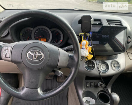 Красный Тойота РАВ 4, объемом двигателя 2 л и пробегом 244 тыс. км за 9500 $, фото 28 на Automoto.ua