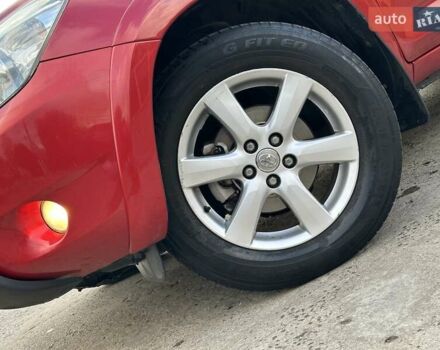 Красный Тойота РАВ 4, объемом двигателя 2.36 л и пробегом 200 тыс. км за 9999 $, фото 10 на Automoto.ua