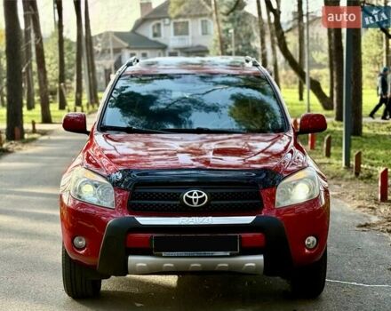 Красный Тойота РАВ 4, объемом двигателя 2 л и пробегом 174 тыс. км за 10999 $, фото 1 на Automoto.ua