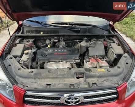 Красный Тойота РАВ 4, объемом двигателя 2.36 л и пробегом 200 тыс. км за 9999 $, фото 115 на Automoto.ua