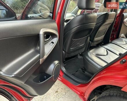 Красный Тойота РАВ 4, объемом двигателя 2.36 л и пробегом 200 тыс. км за 9999 $, фото 73 на Automoto.ua