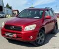 Красный Тойота РАВ 4, объемом двигателя 2 л и пробегом 278 тыс. км за 6990 $, фото 1 на Automoto.ua