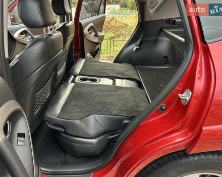 Красный Тойота РАВ 4, объемом двигателя 2.36 л и пробегом 200 тыс. км за 9999 $, фото 100 на Automoto.ua