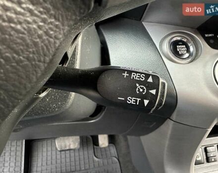 Красный Тойота РАВ 4, объемом двигателя 2.36 л и пробегом 200 тыс. км за 9999 $, фото 75 на Automoto.ua