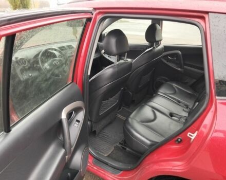 Красный Тойота РАВ 4, объемом двигателя 2 л и пробегом 240 тыс. км за 10500 $, фото 4 на Automoto.ua