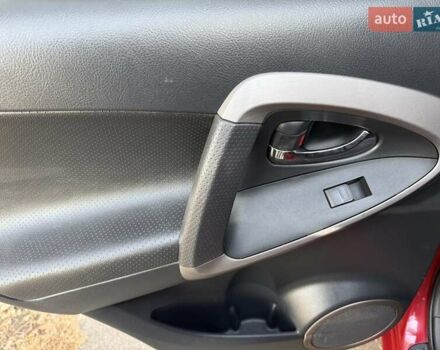 Красный Тойота РАВ 4, объемом двигателя 2 л и пробегом 174 тыс. км за 10999 $, фото 46 на Automoto.ua