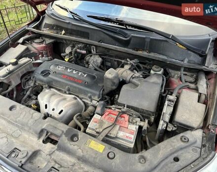 Красный Тойота РАВ 4, объемом двигателя 2.36 л и пробегом 200 тыс. км за 9999 $, фото 118 на Automoto.ua