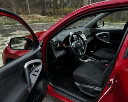 Червоний Тойота РАВ 4, об'ємом двигуна 2 л та пробігом 131 тис. км за 12999 $, фото 13 на Automoto.ua