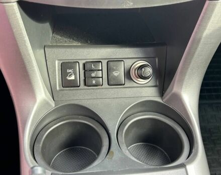 Красный Тойота РАВ 4, объемом двигателя 2 л и пробегом 229 тыс. км за 11400 $, фото 17 на Automoto.ua