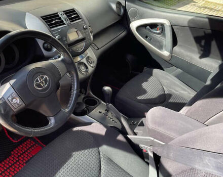 Красный Тойота РАВ 4, объемом двигателя 2 л и пробегом 190 тыс. км за 10000 $, фото 12 на Automoto.ua