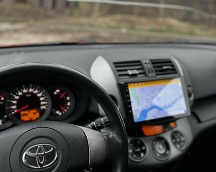 Червоний Тойота РАВ 4, об'ємом двигуна 2 л та пробігом 131 тис. км за 12999 $, фото 8 на Automoto.ua