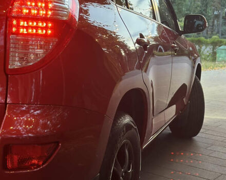 Красный Тойота РАВ 4, объемом двигателя 2.2 л и пробегом 212 тыс. км за 14999 $, фото 2 на Automoto.ua