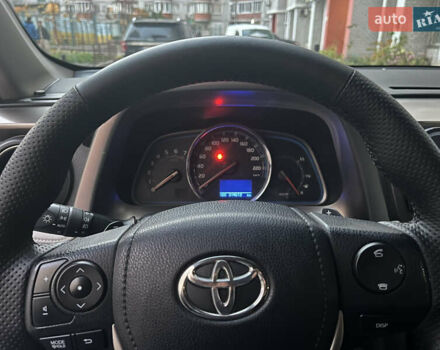 Красный Тойота РАВ 4, объемом двигателя 2.23 л и пробегом 315 тыс. км за 14700 $, фото 4 на Automoto.ua