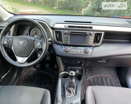 Красный Тойота РАВ 4, объемом двигателя 2 л и пробегом 238 тыс. км за 15400 $, фото 14 на Automoto.ua