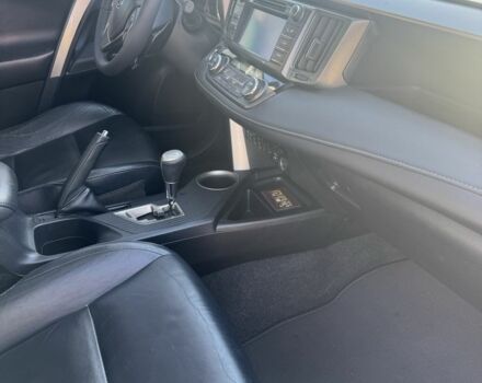 Красный Тойота РАВ 4, объемом двигателя 0 л и пробегом 137 тыс. км за 15700 $, фото 5 на Automoto.ua