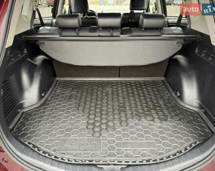 Красный Тойота РАВ 4, объемом двигателя 2.23 л и пробегом 155 тыс. км за 24000 $, фото 16 на Automoto.ua