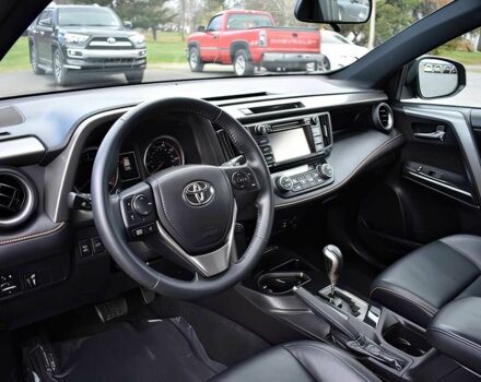 Червоний Тойота РАВ 4, об'ємом двигуна 2.5 л та пробігом 78 тис. км за 7200 $, фото 9 на Automoto.ua