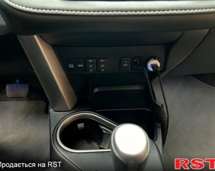 Тойота РАВ 4 2017 у Києві на Automoto.ua Червоний Тойота РАВ 4, об'ємом двигуна 2 л та пробігом 99 тис. км за 20900 $, фото 5 на Automoto.ua