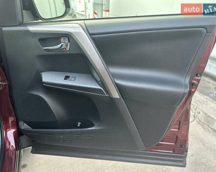 Красный Тойота РАВ 4, объемом двигателя 2.49 л и пробегом 77 тыс. км за 22000 $, фото 24 на Automoto.ua