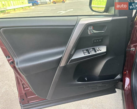 Красный Тойота РАВ 4, объемом двигателя 2.49 л и пробегом 77 тыс. км за 22000 $, фото 13 на Automoto.ua