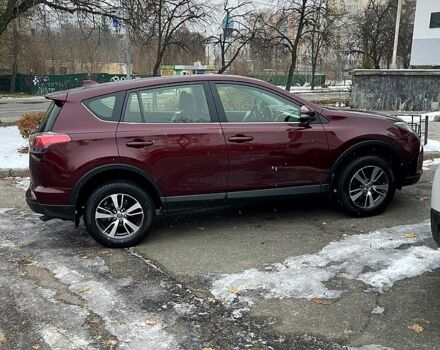 Тойота РАВ 4 2017 у Києві на Automoto.ua Червоний Тойота РАВ 4, об'ємом двигуна 2 л та пробігом 99 тис. км за 20900 $, фото 2 на Automoto.ua