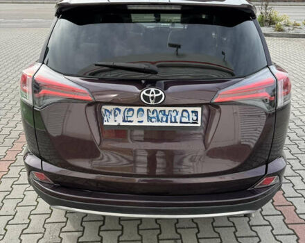 Тойота РАВ 4 2017 в Хмельницком на Automoto.ua Красный Тойота РАВ 4, объемом двигателя 2.49 л и пробегом 157 тыс. км за 21200 $, фото 6 на Automoto.ua