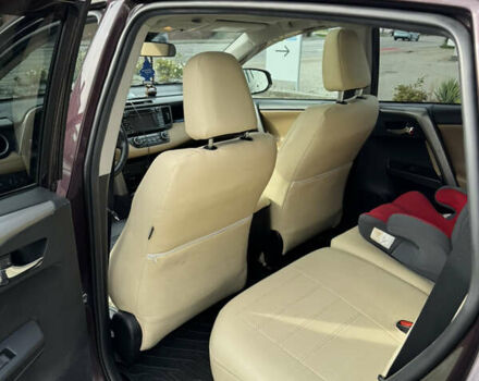 Тойота РАВ 4 2017 в Хмельницком на Automoto.ua Красный Тойота РАВ 4, объемом двигателя 2.49 л и пробегом 157 тыс. км за 21200 $, фото 9 на Automoto.ua