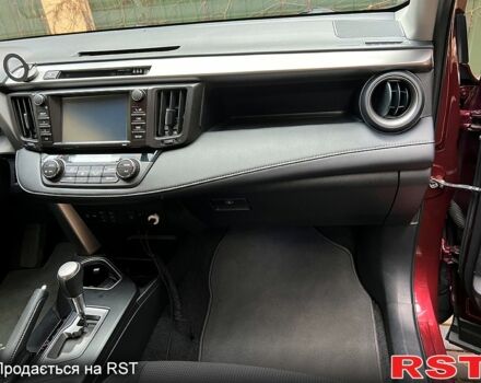 Тойота РАВ 4 2017 у Києві на Automoto.ua Червоний Тойота РАВ 4, об'ємом двигуна 2 л та пробігом 99 тис. км за 20900 $, фото 9 на Automoto.ua