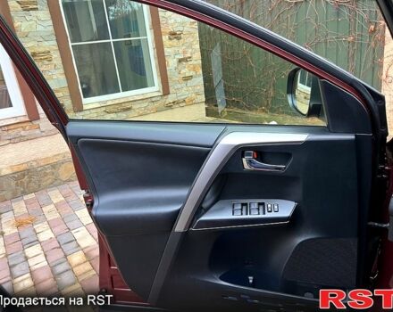 Тойота РАВ 4 2017 у Києві на Automoto.ua Червоний Тойота РАВ 4, об'ємом двигуна 2 л та пробігом 99 тис. км за 20900 $, фото 12 на Automoto.ua