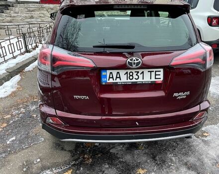 Тойота РАВ 4 2017 у Києві на Automoto.ua Червоний Тойота РАВ 4, об'ємом двигуна 2 л та пробігом 99 тис. км за 20900 $, фото 1 на Automoto.ua