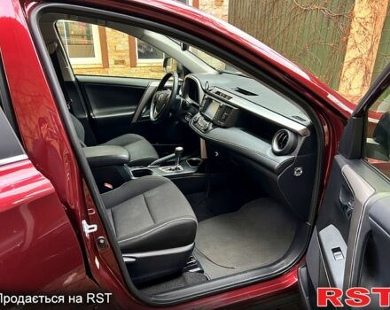 Тойота РАВ 4 2017 у Києві на Automoto.ua Червоний Тойота РАВ 4, об'ємом двигуна 2 л та пробігом 99 тис. км за 20900 $, фото 6 на Automoto.ua