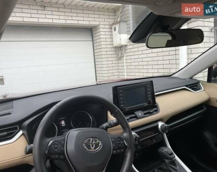 Червоний Тойота РАВ 4, об'ємом двигуна 2.49 л та пробігом 61 тис. км за 31869 $, фото 6 на Automoto.ua