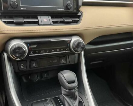 Червоний Тойота РАВ 4, об'ємом двигуна 2.49 л та пробігом 61 тис. км за 31869 $, фото 7 на Automoto.ua